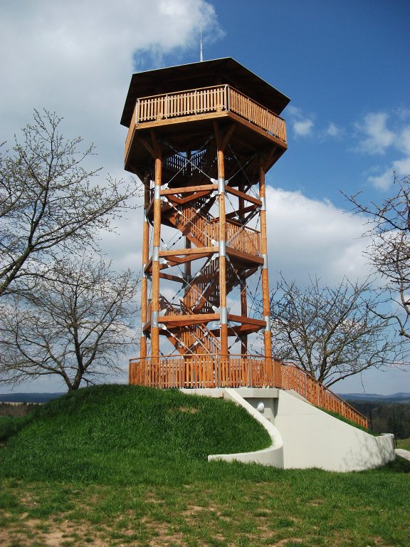 Rozhledna Žernovník. Zdroj foto: <a href="https://www.rozhlednovymrajem.cz/">Rozhlednovým rájem</a>