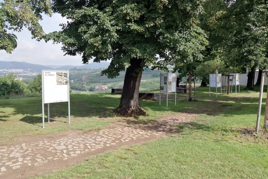 Výstava o svaté Ludmile na Tetíně. Zdroj: Obec Tetín