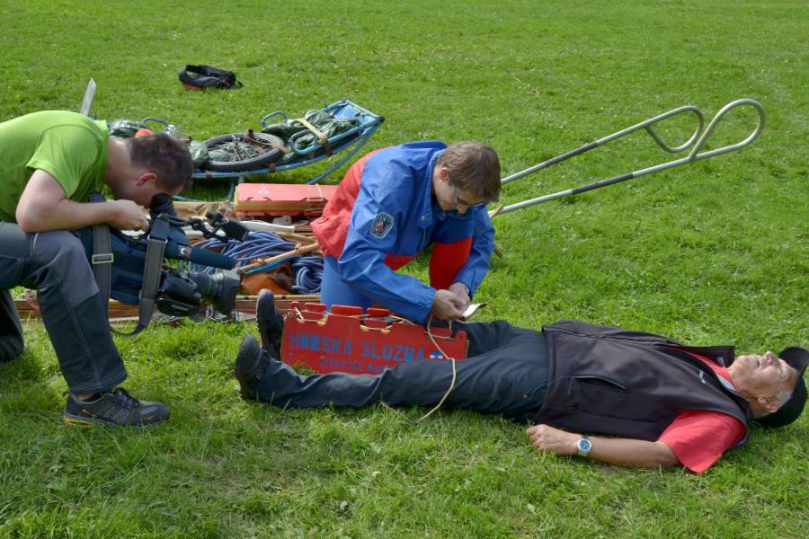 Ukázky práce záchranářů. Zdroj: Horská služba ČR