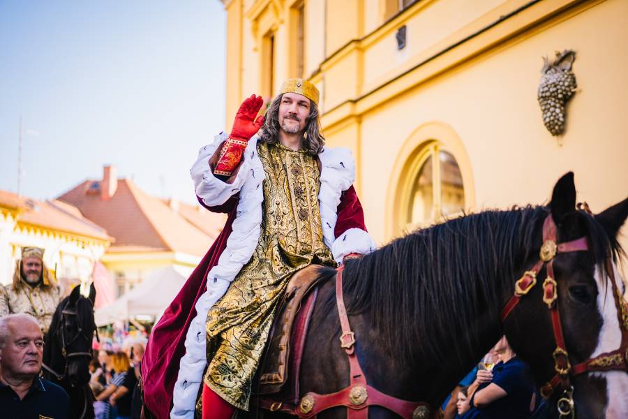 Mělnické vinobraní, velký historický průvod. Zdroj: Město Mělník