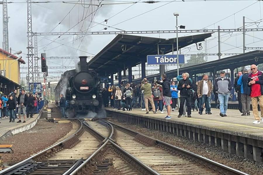 Tábor s párou. Zdroj: České dráhy