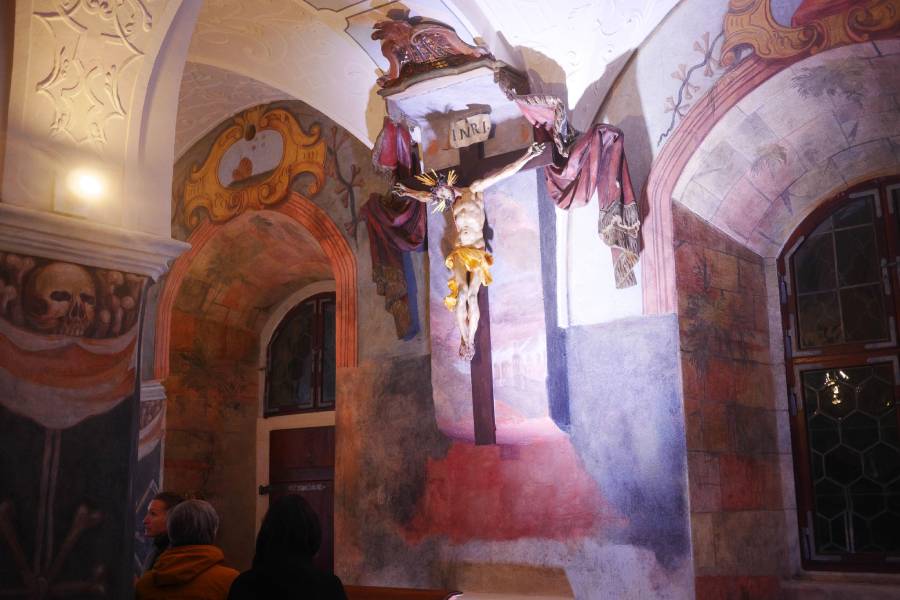 Očistcová kaple s freskami. Zdroj: Zámecké návrší z. ú.