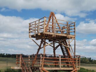 Rozhledna Jehla u Třebichovic ve Středočeském kraji. Zdroj: rozhlednovymrajem.cz (foto upraveno)