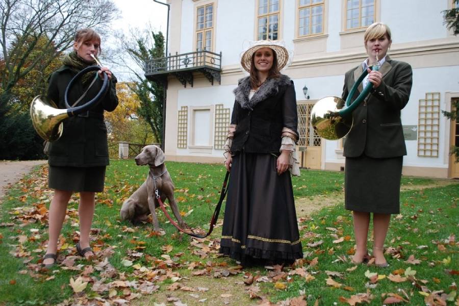Svatohubertské slavnosti na zámku Loučeň. Zdroj: Zámek Loučeň