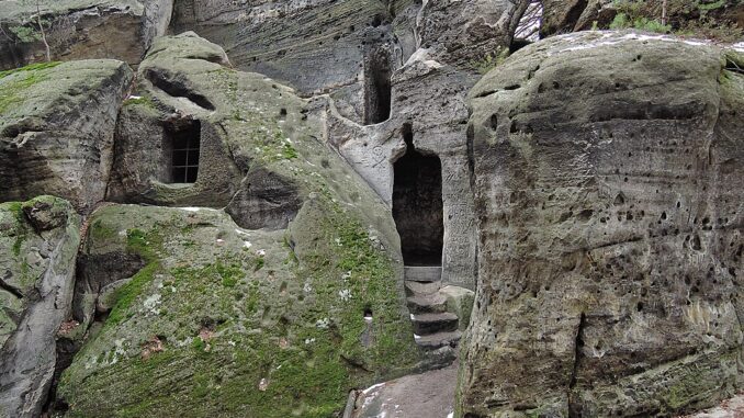 Jeskyně poustevníka Samuela. Zdroj: Wikipedie, Areopagita, CC BY-SA 3.0