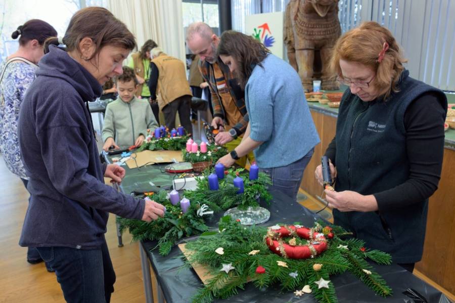 Tradiční adventní dílny v Zoo Praha. Foto: Petr Harmík. Zdroj: Zoo Praha