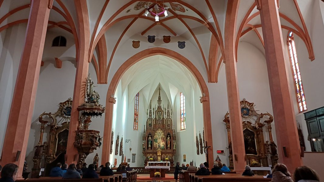 Interiér kostela Proměnění Páně v Táboře. Foto: Anna Petruželková