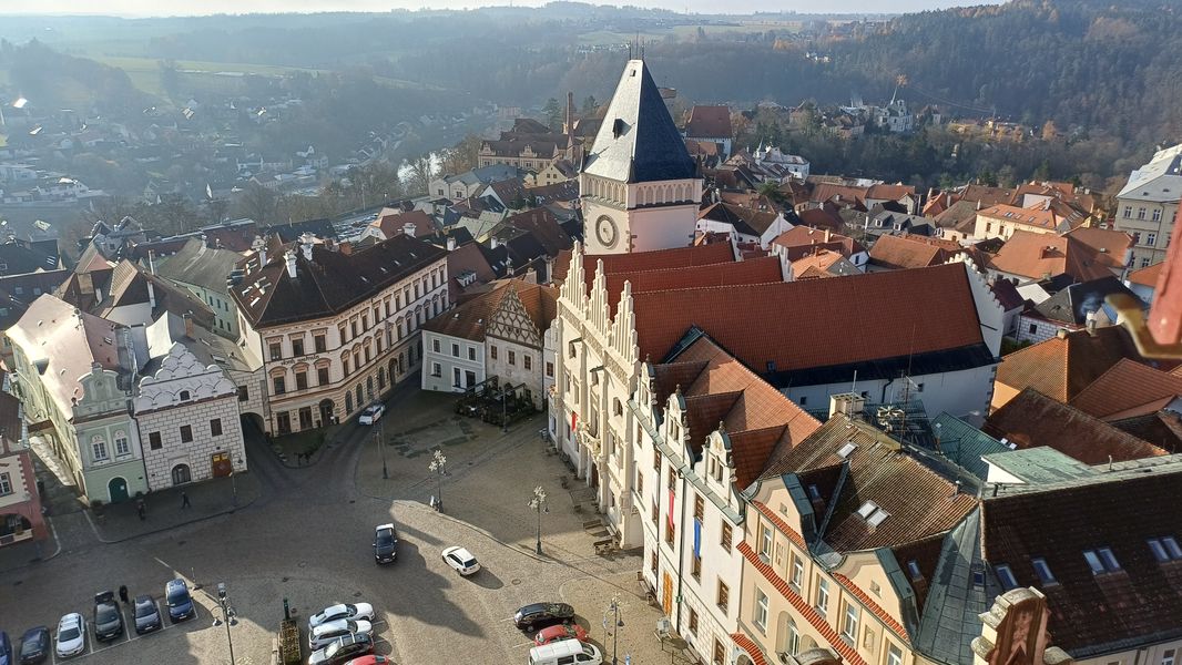 Výhled z věže kostela Proměnění Páně v Táboře. Foto: Anna Petruželková