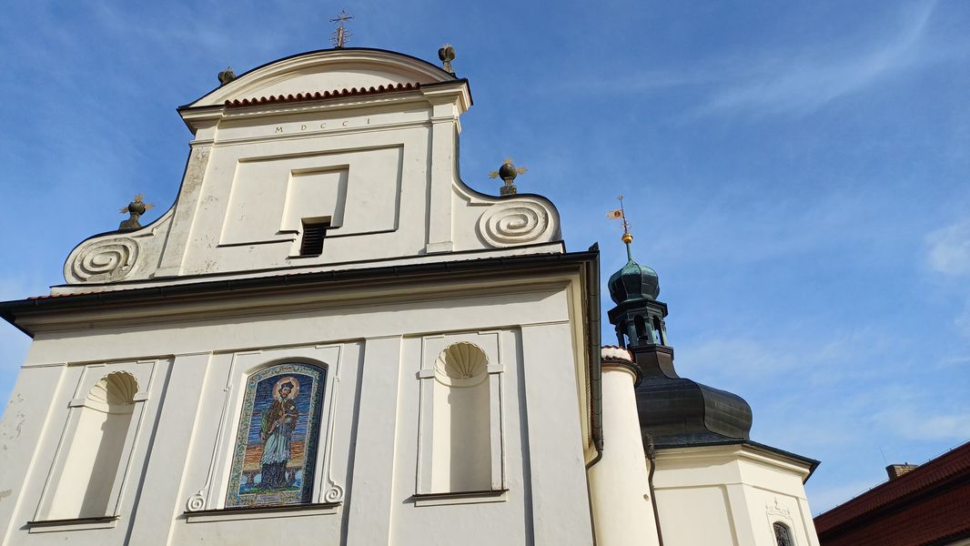 Kostel Nanebevzetí Panny Marie v poutním areálu Klokoty. Foto: Anna Petruželková