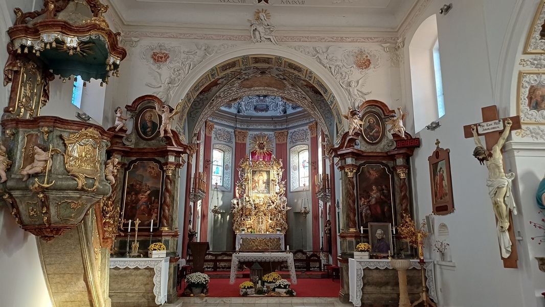 Kostel Nanebevzetí Panny Marie v poutním areálu Klokoty. Foto: Anna Petruželková