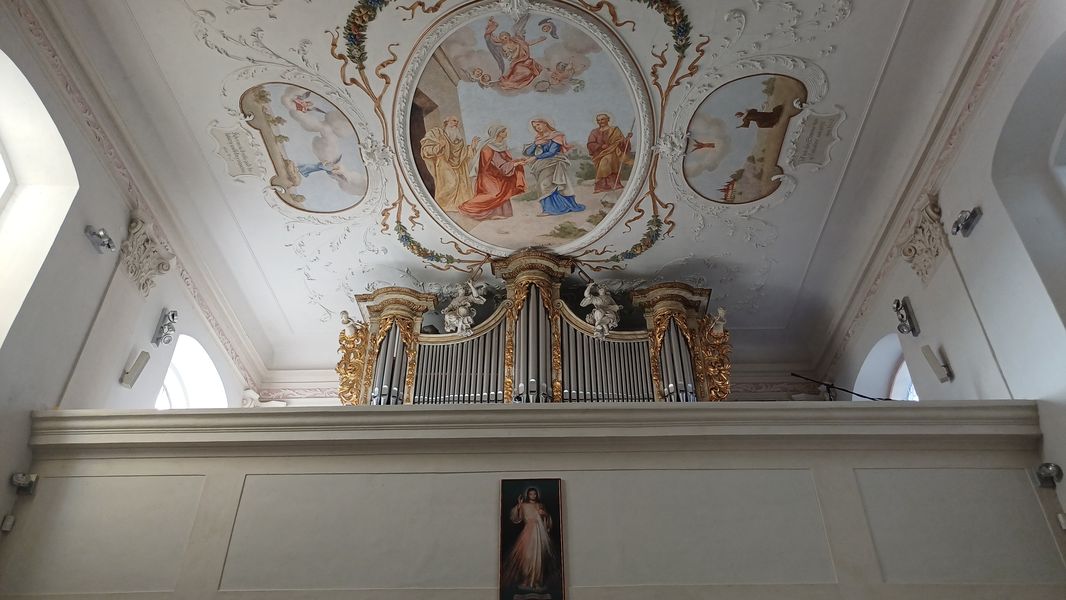 Kostel Nanebevzetí Panny Marie v poutním areálu Klokoty. Foto: Anna Petruželková