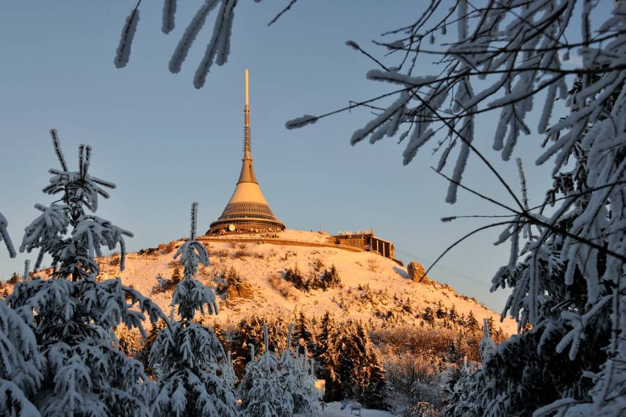 Ještěd v zimě. Zdroj: TJ Lokomotiva Liberec