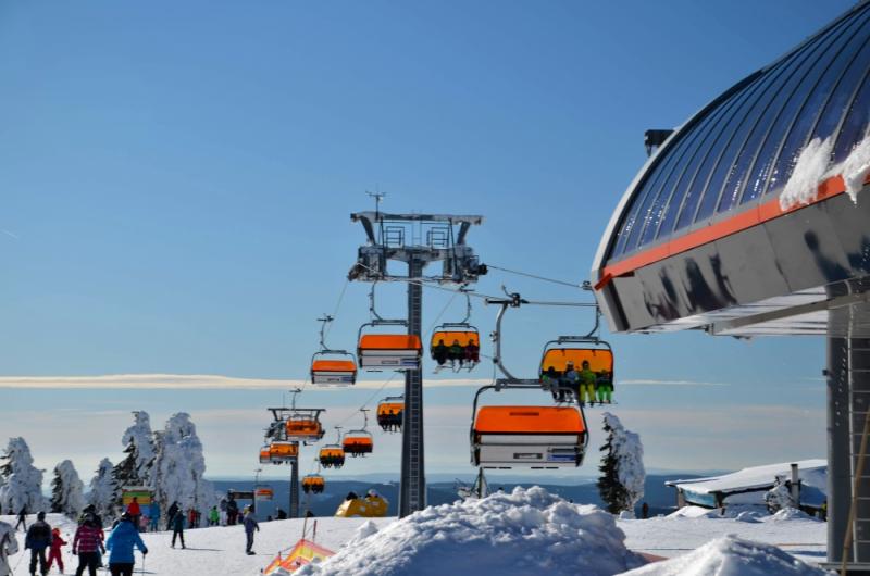 Skiareál Klínovec. Zdroj foto: <a href="http://www.krusnohorci.cz">Krušné hory - Krušnohorci</a>