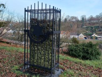 Pomník obětem holocaustu v parku Pod Kotnovem v Táboře. Foto: Anna Petruželková