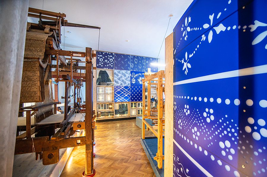 Pohled do expozice "Člunek zpívá"