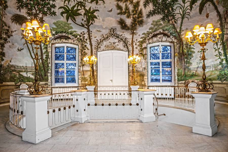 Freskový sál s exotickými motivy. Zdroj: Letohrádek Mitrovských Brno