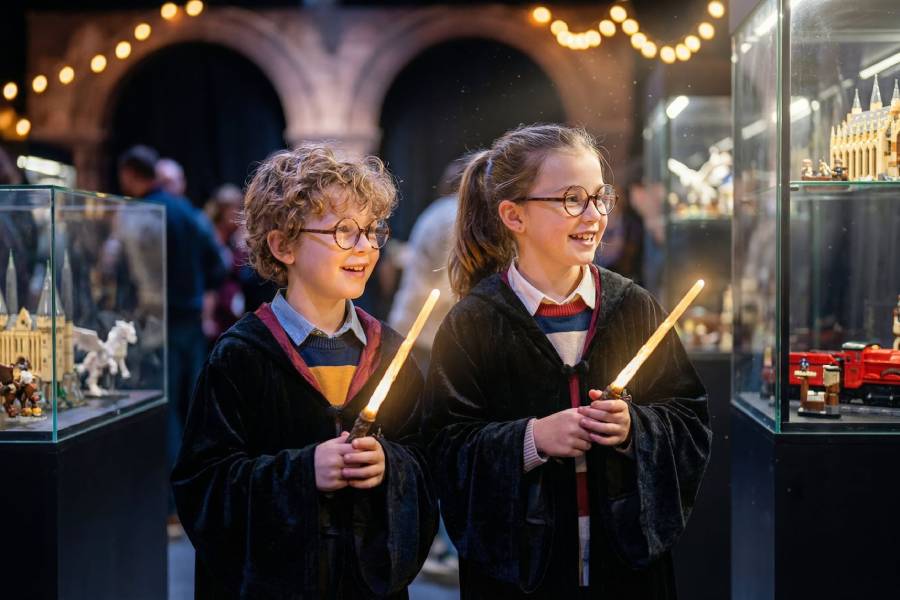 Výstava představí kultovní předměty a filmové repliky z Bradavic. Zdroj: Letohrádek Mitrovských Brno