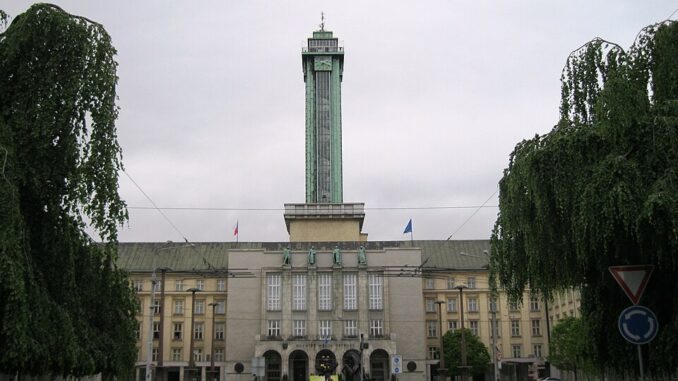 Nová radnice v Ostravě. Zdroj: Wikipedie, Lehotsky_CC-BY-SA-3.0