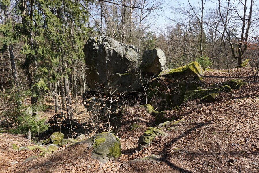 Zřícenina hradu Milštejn.