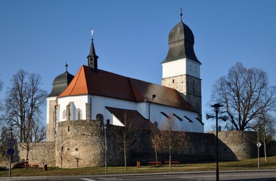 Opevněný kostel sv. Jana Křtitele ve Velké Bíteši. Foto: Petr Fabian. Zdroj: Hrady-zříceniny.cz