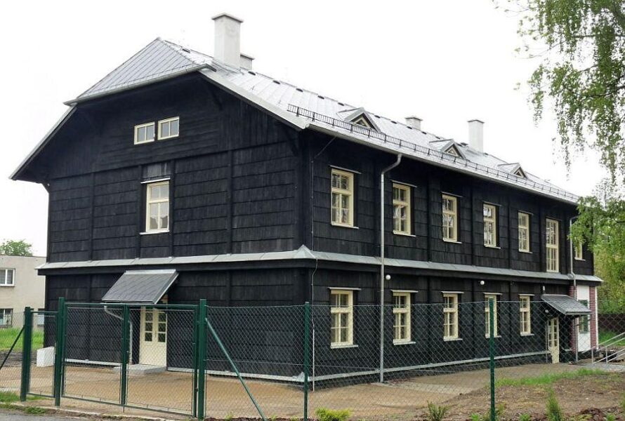 Letní ubytovací kasárna.