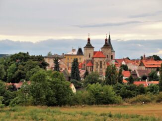 Pohled na město Kouřim a kostel sv. Štěpána. Zdroj: Pixabay.com