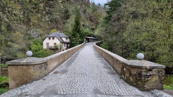 Kamenný most přes Střelu